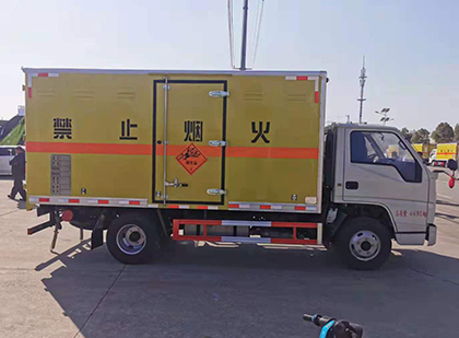 宝安爆破器材运输车技术升级与安全合规新趋势